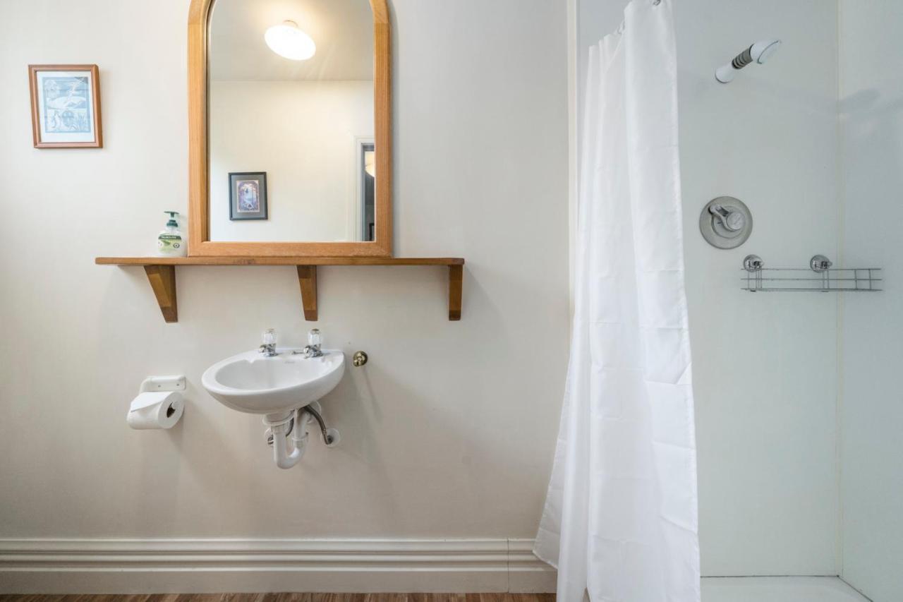Pendreigh Cottage - Martinborough Holiday Home 외부 사진